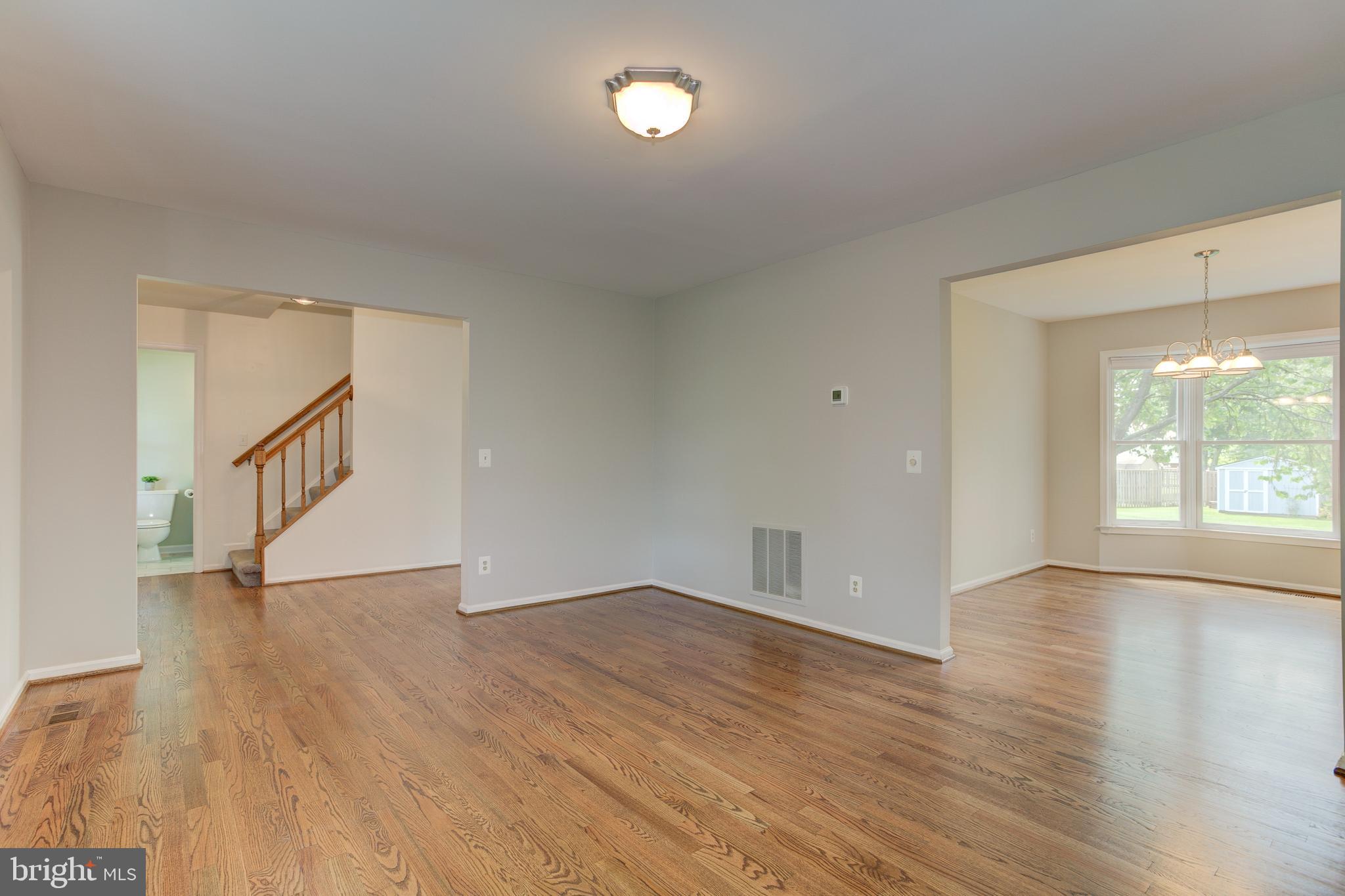 COUNTRY ROADS - Residential