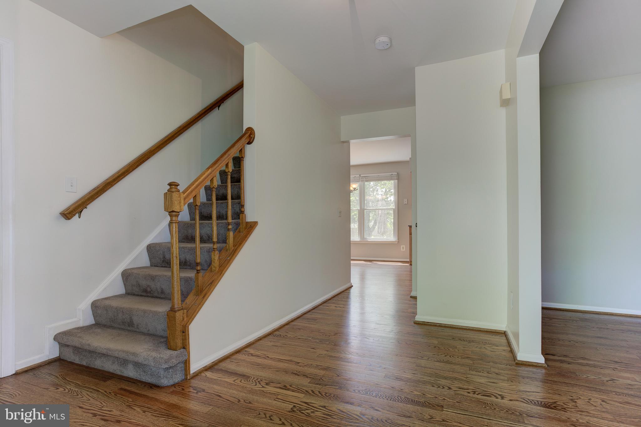 COUNTRY ROADS - Residential