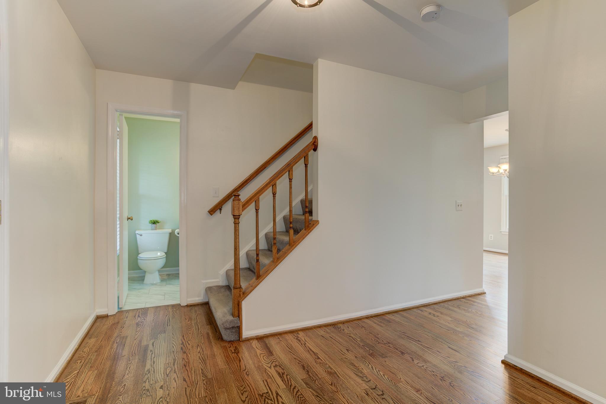 COUNTRY ROADS - Residential