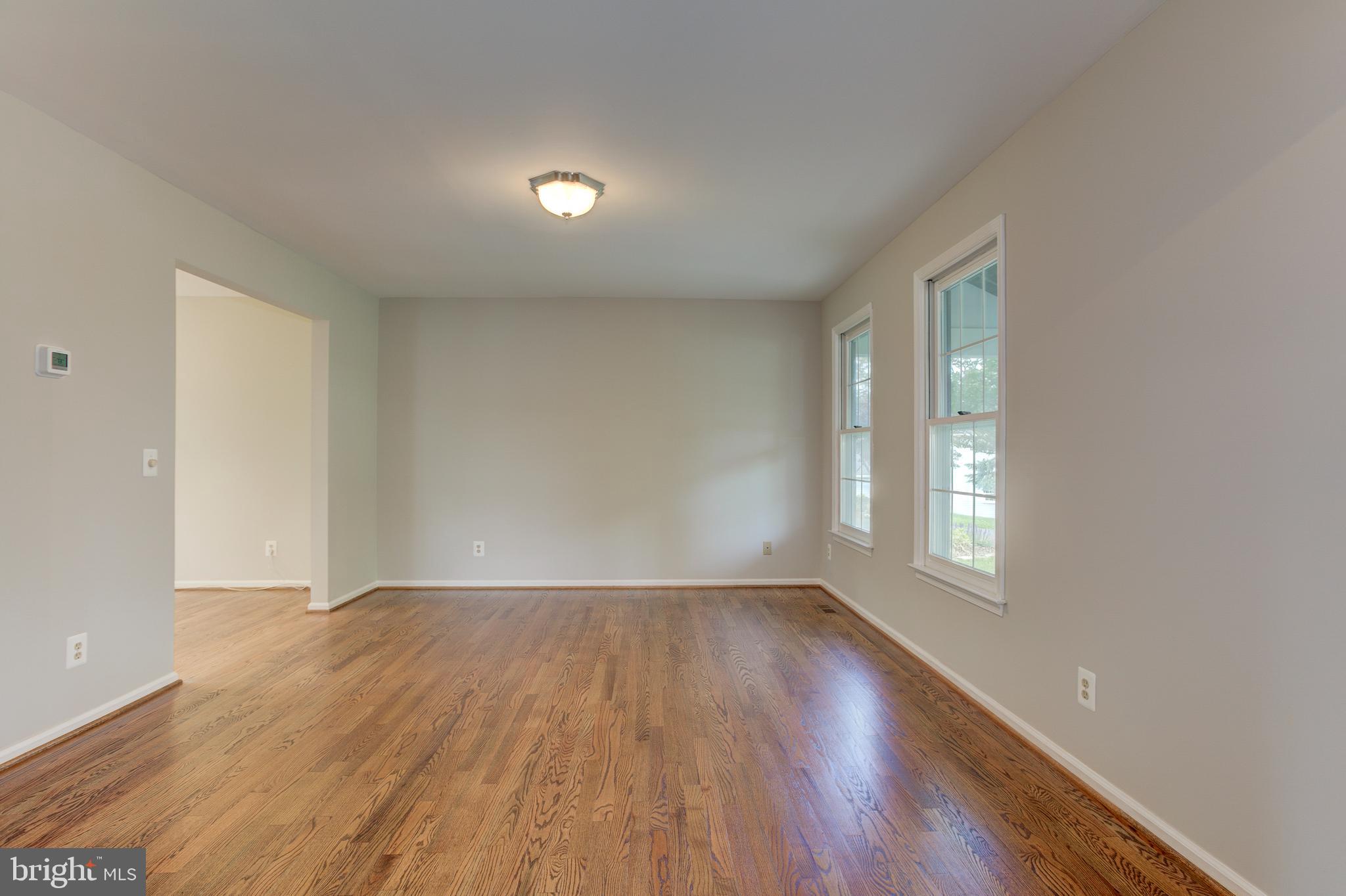 COUNTRY ROADS - Residential