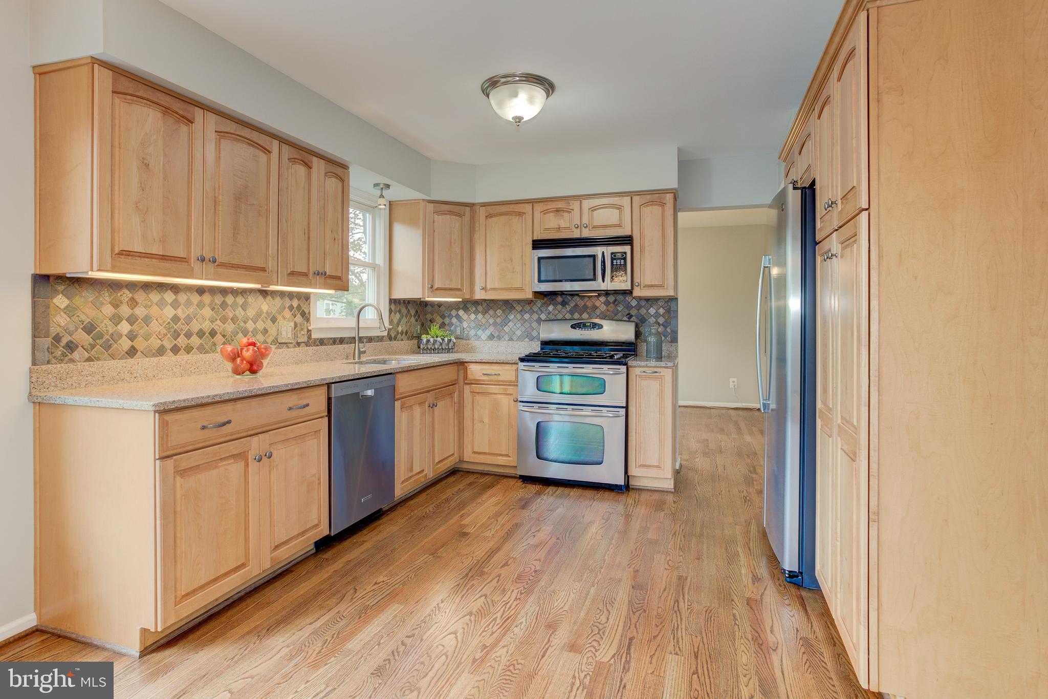 COUNTRY ROADS - Residential