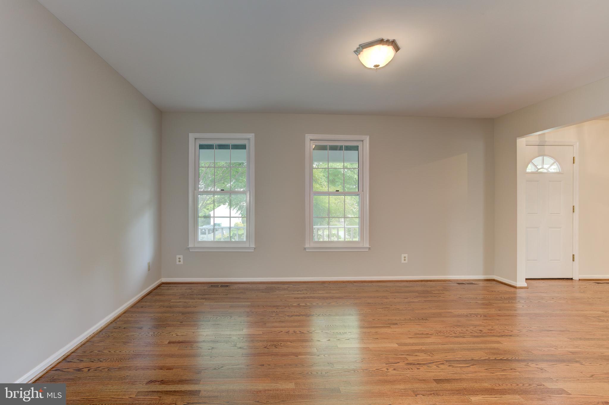 COUNTRY ROADS - Residential