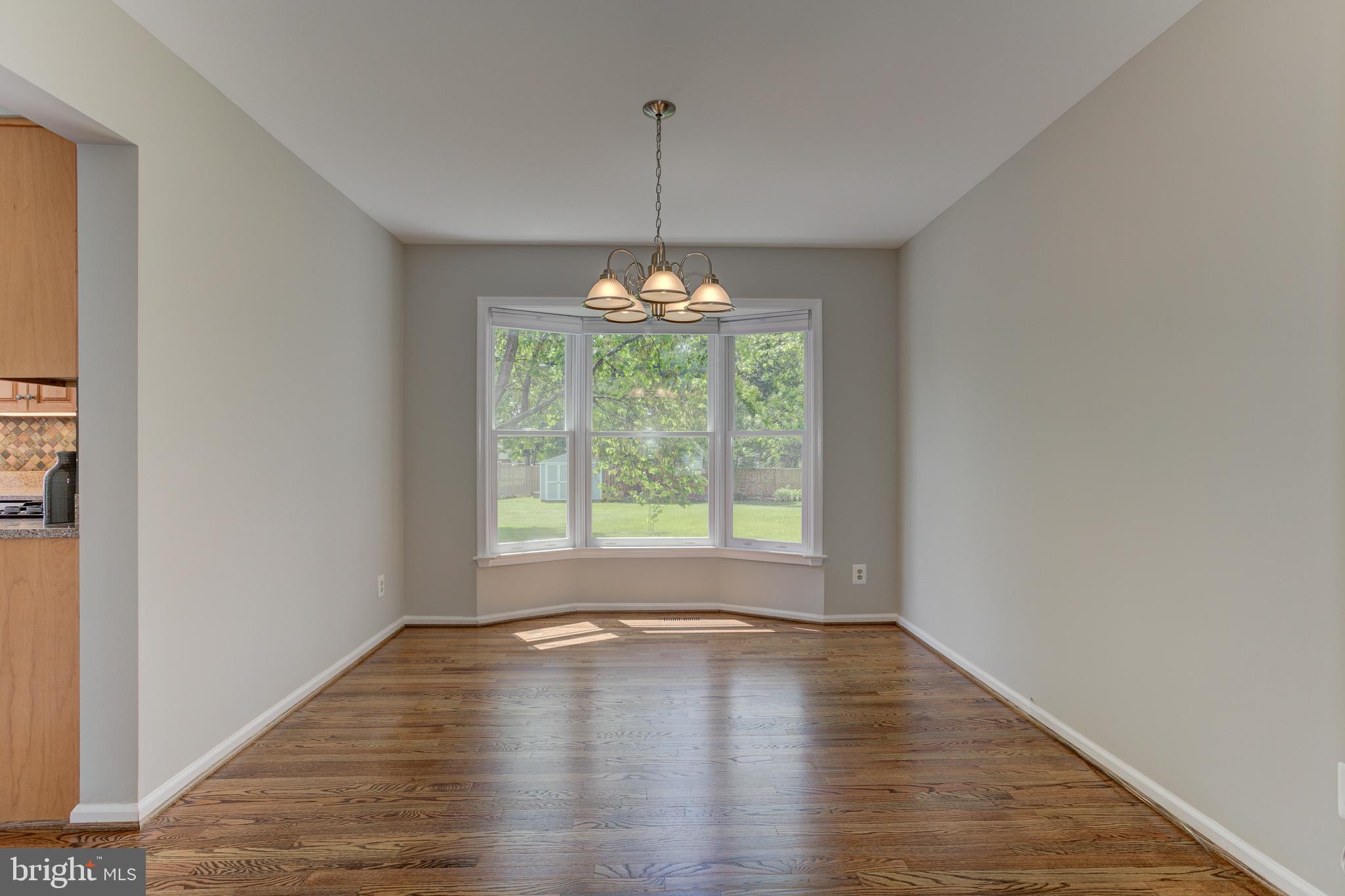 COUNTRY ROADS - Residential