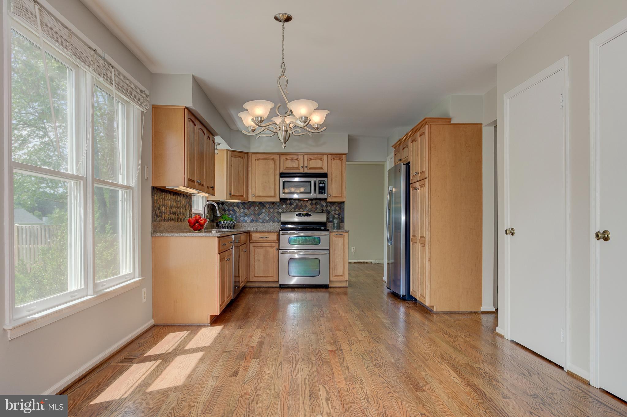 COUNTRY ROADS - Residential