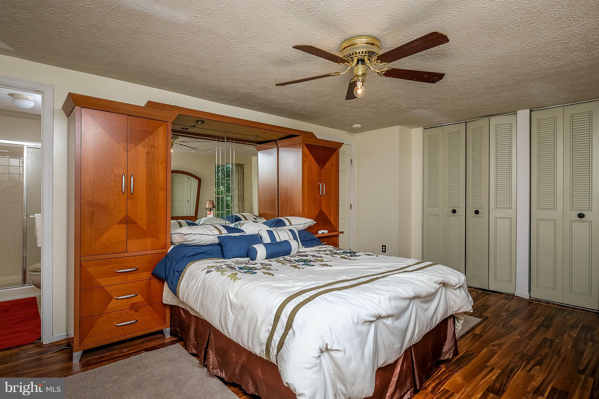 VILLAGE OF LONG REACH - Residential