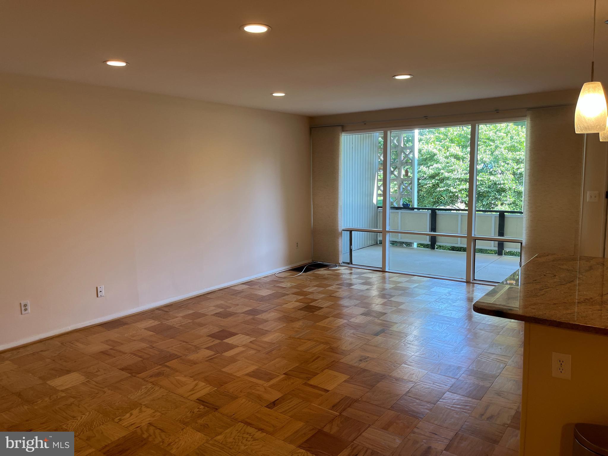 SPRING LAKE GARDEN CONDOMINIUM - Residential Lease