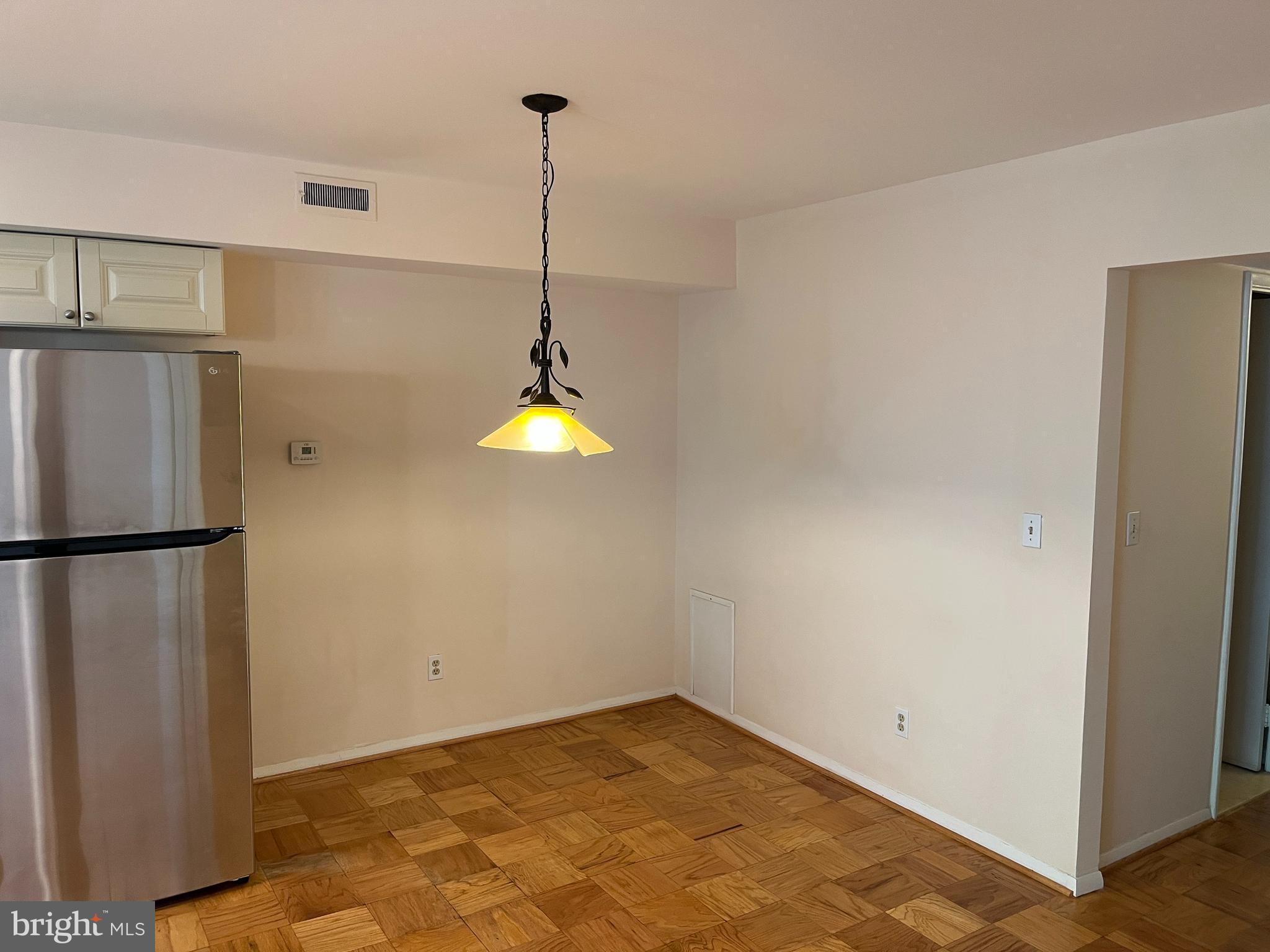 SPRING LAKE GARDEN CONDOMINIUM - Residential Lease