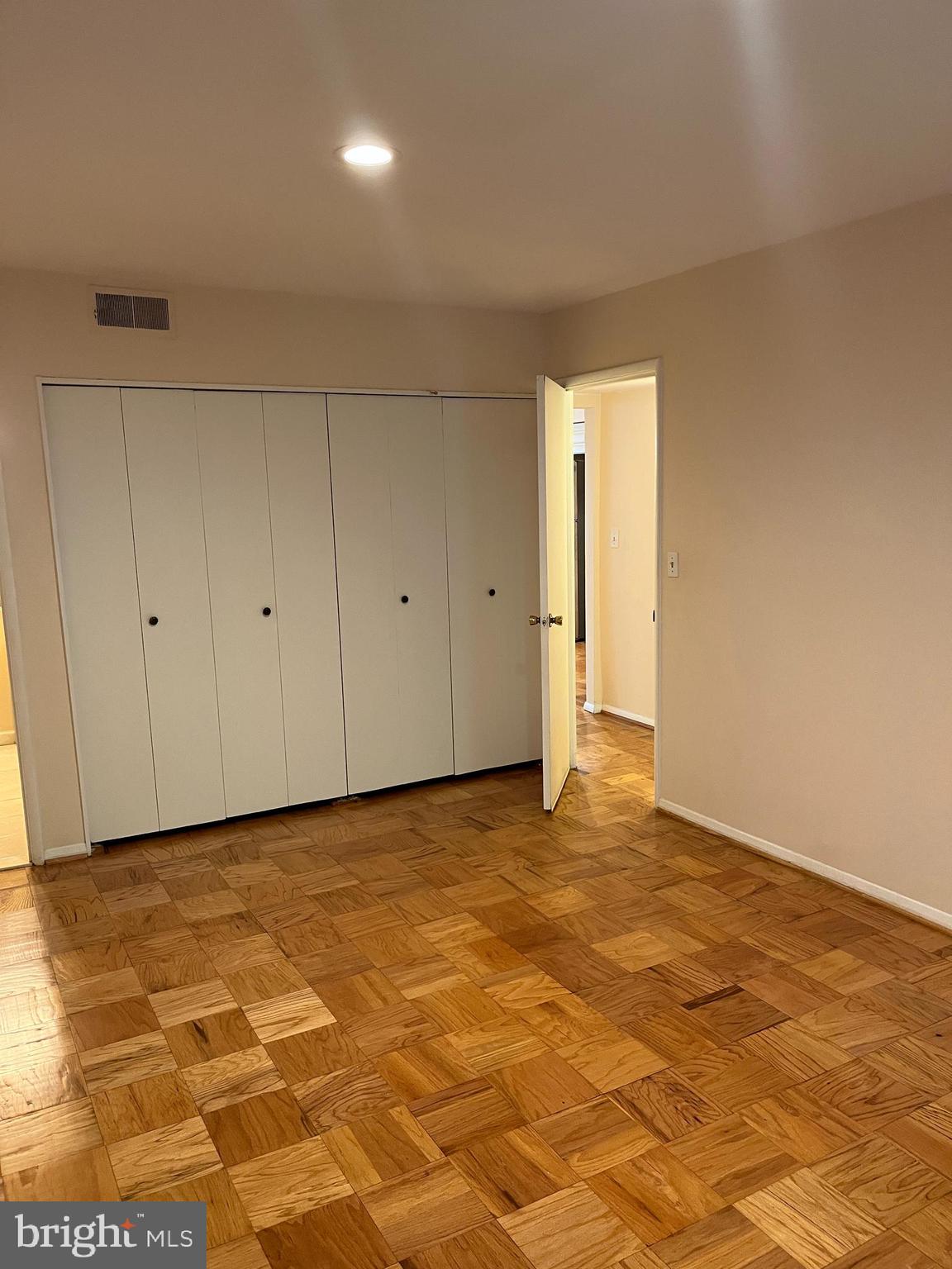 SPRING LAKE GARDEN CONDOMINIUM - Residential Lease