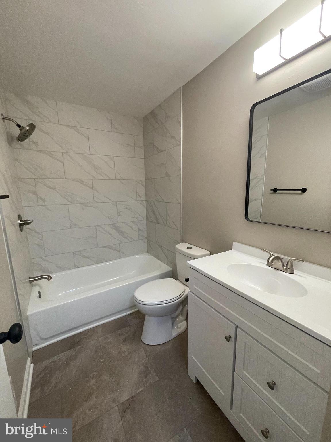 BANNISTER - Residential Lease