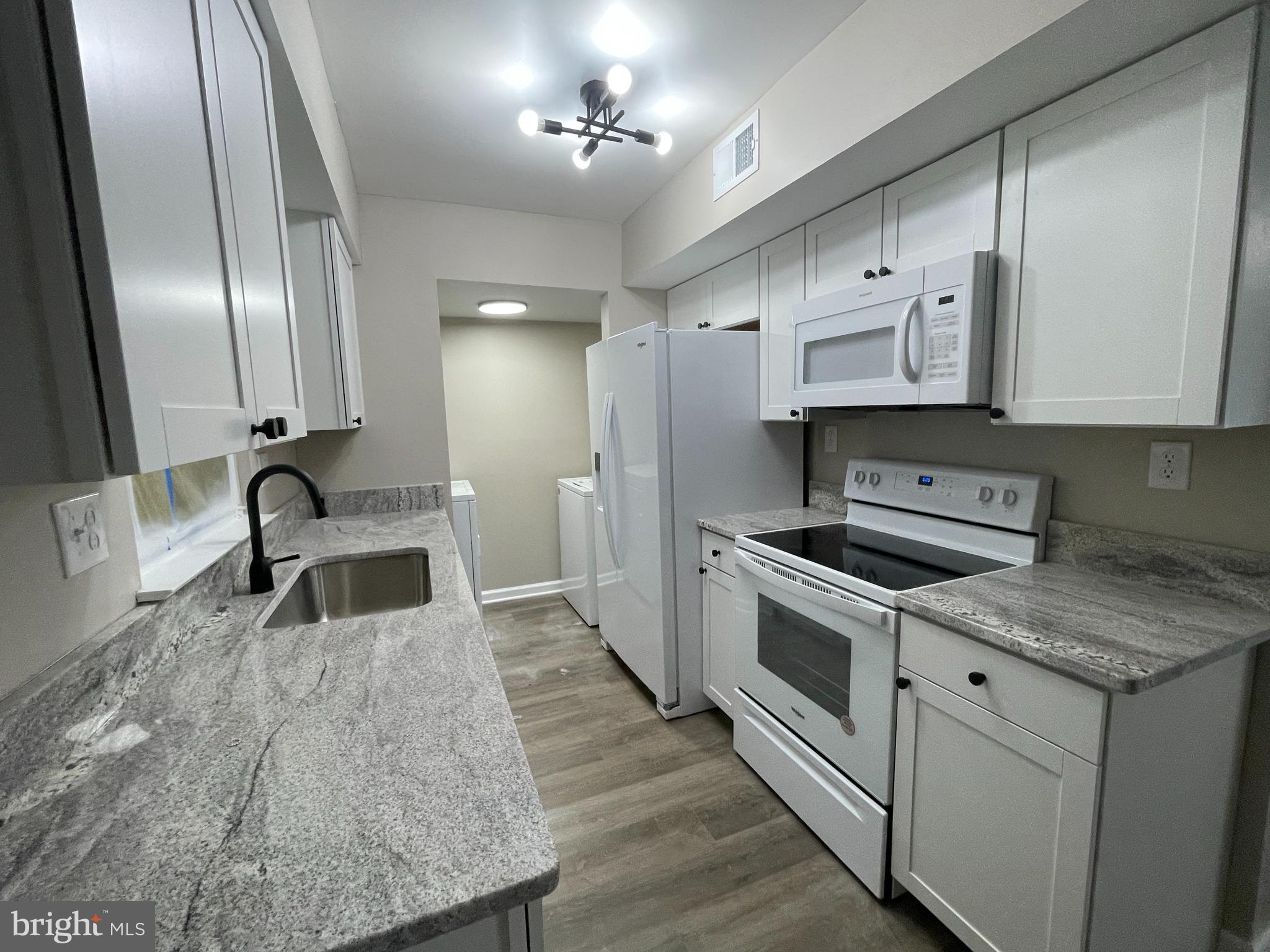 BANNISTER - Residential Lease