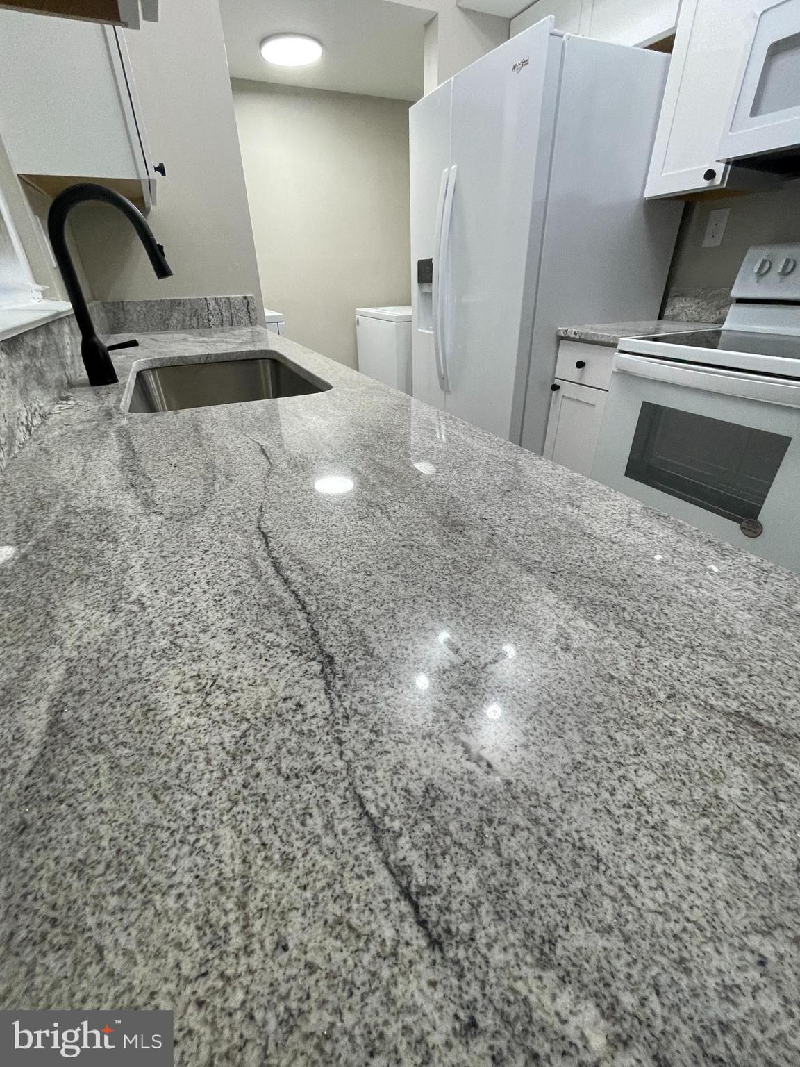 BANNISTER - Residential Lease