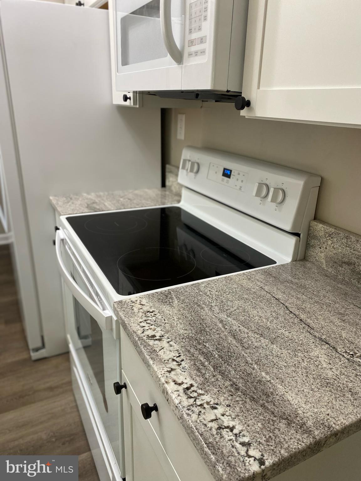 BANNISTER - Residential Lease