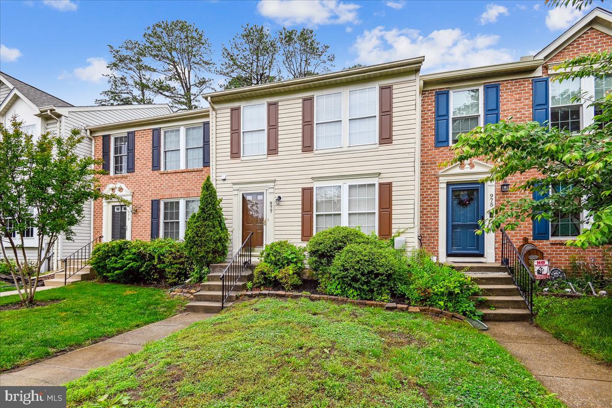 977 CHESTNUT MANOR COURT
