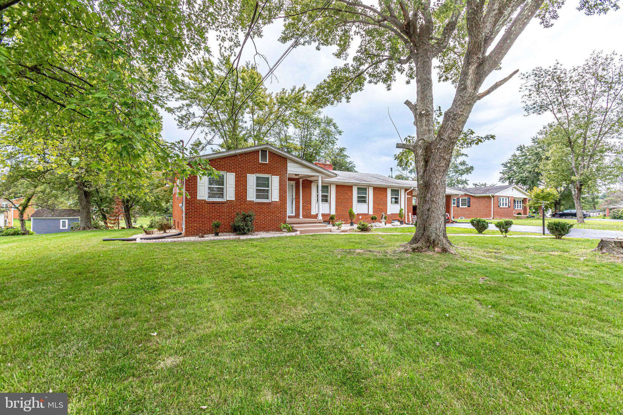 LAKEVIEW ESTATES - Residential