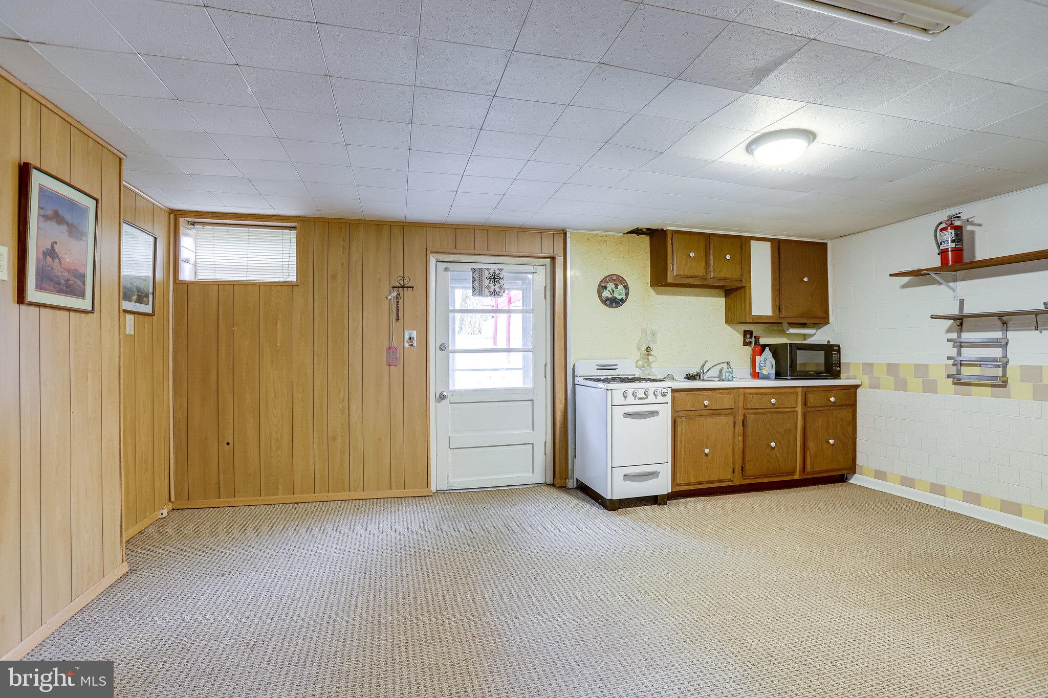 LAKEVIEW ESTATES - Residential