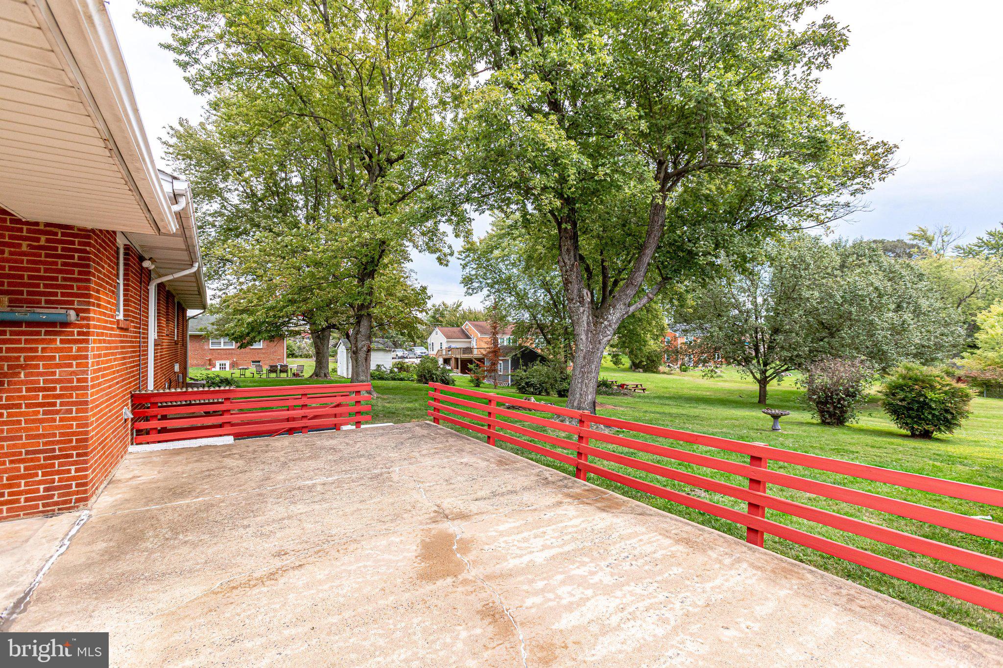 LAKEVIEW ESTATES - Residential