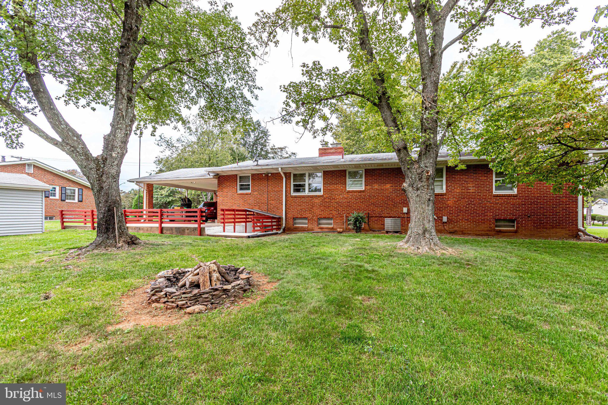 LAKEVIEW ESTATES - Residential