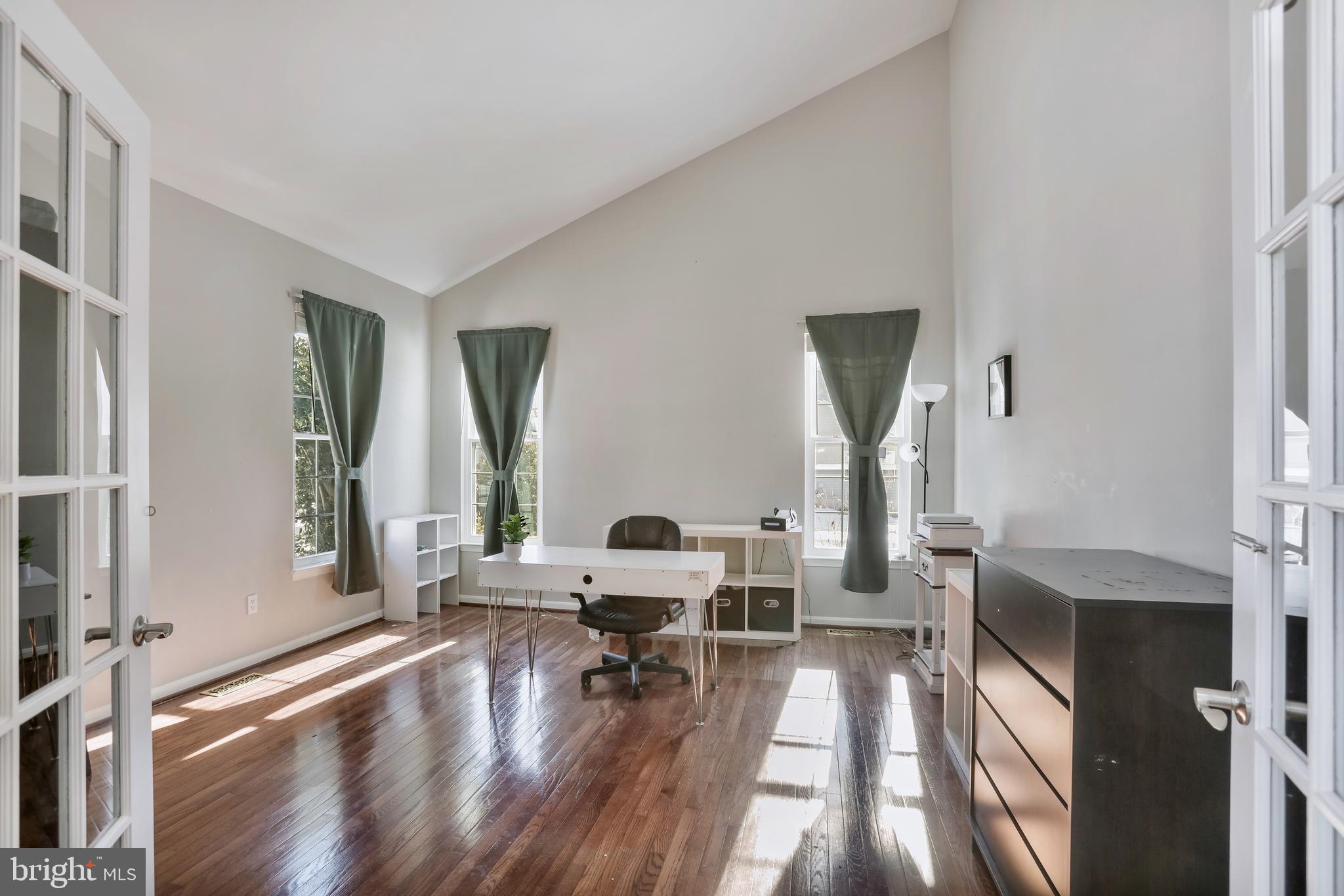 SOUTH RIDING - Residential
