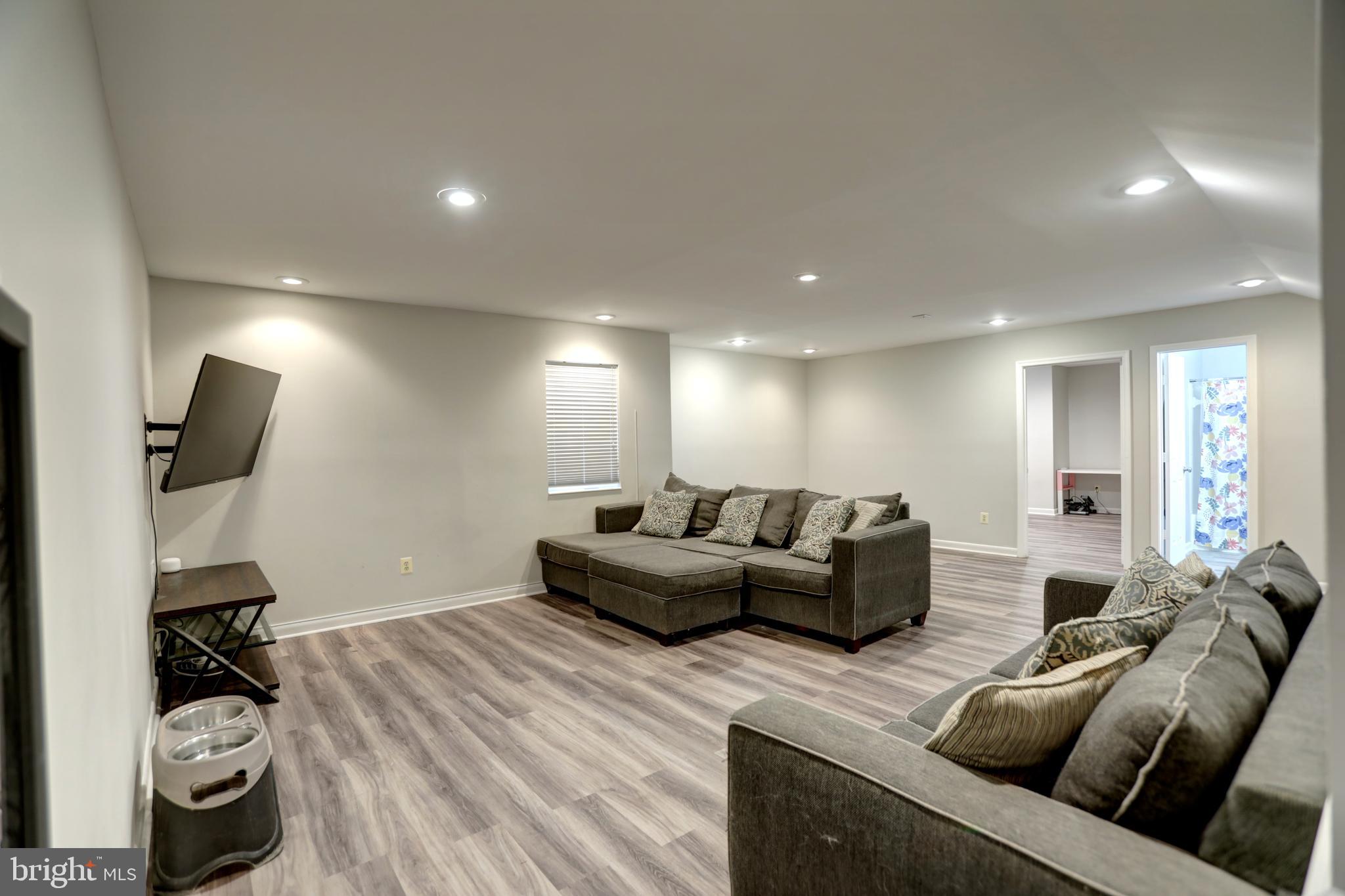 SOUTH RIDING - Residential