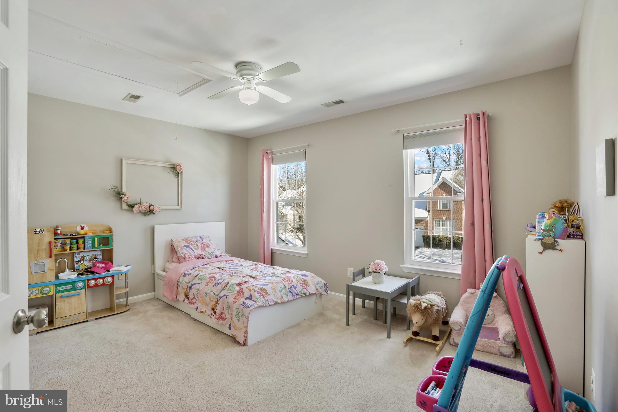 SOUTH RIDING - Residential