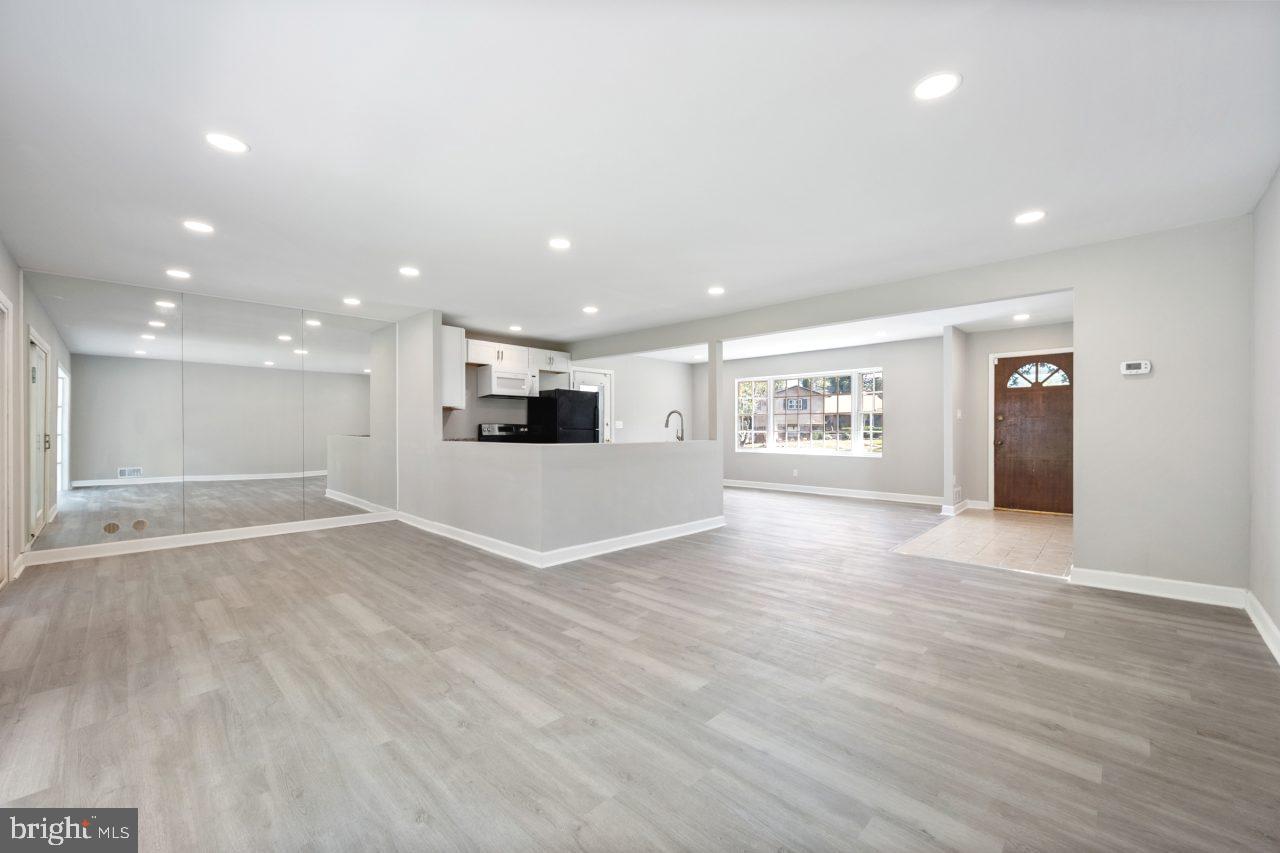 SCHROM HILLS - Residential