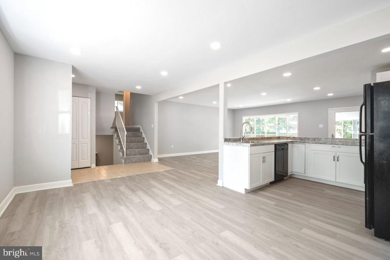 SCHROM HILLS - Residential