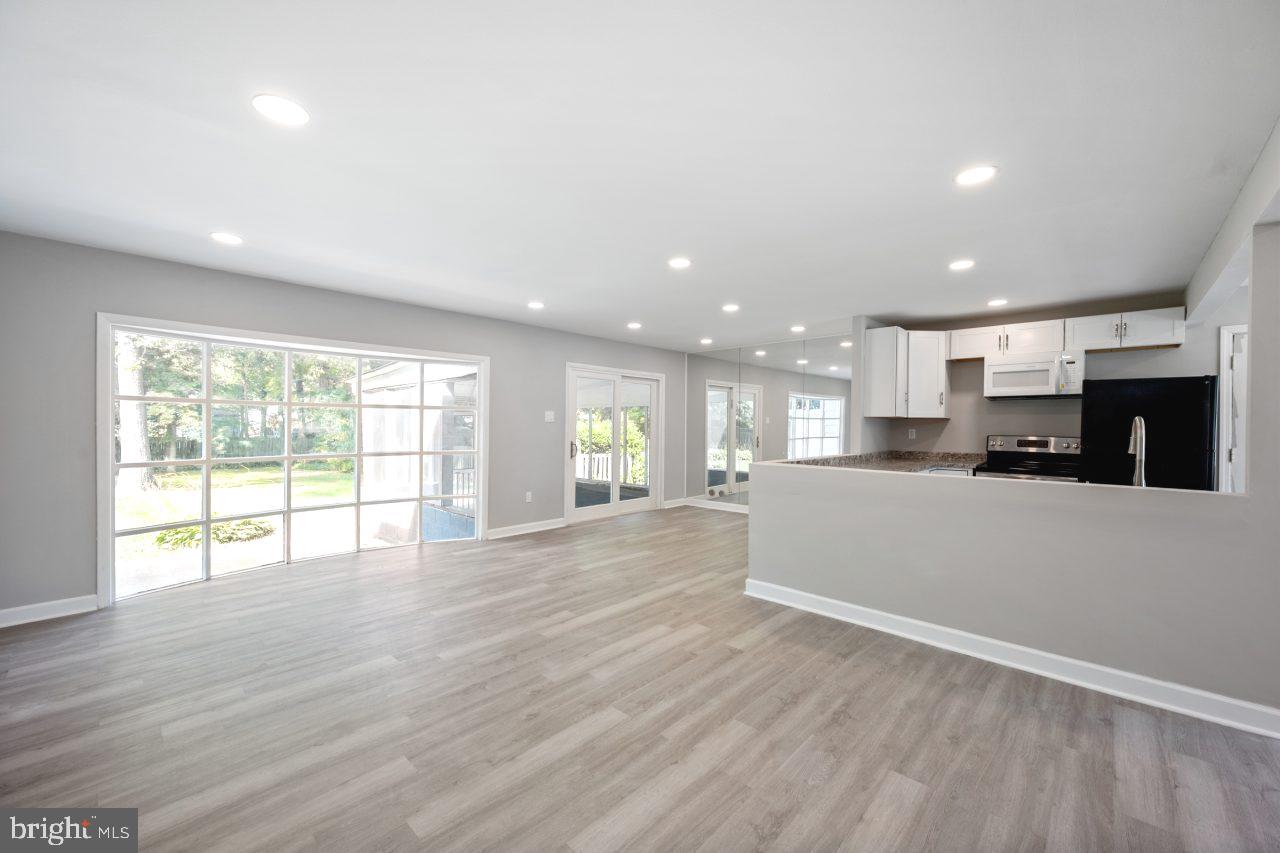 SCHROM HILLS - Residential