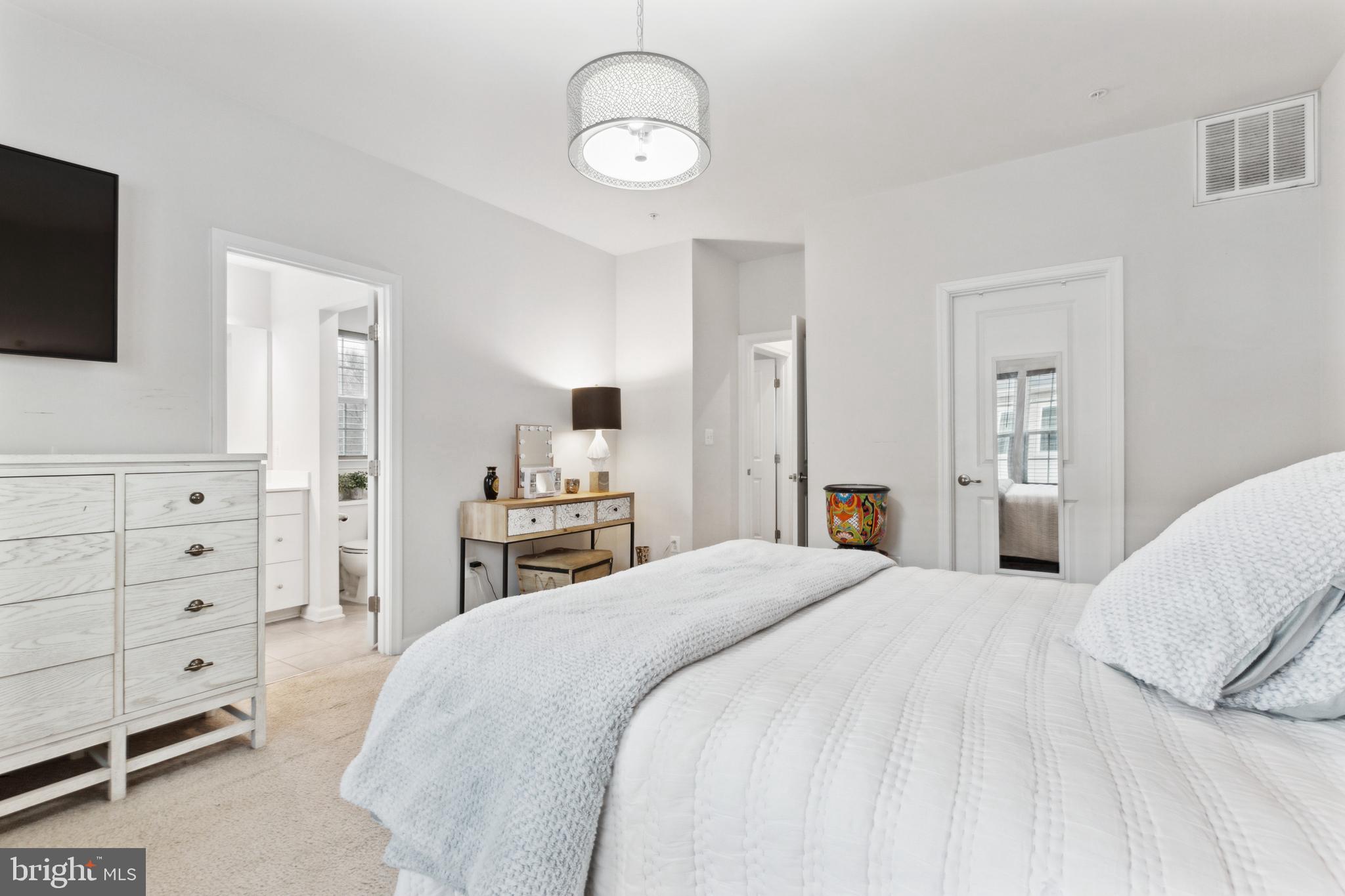 GREENBELT STATION - Residential