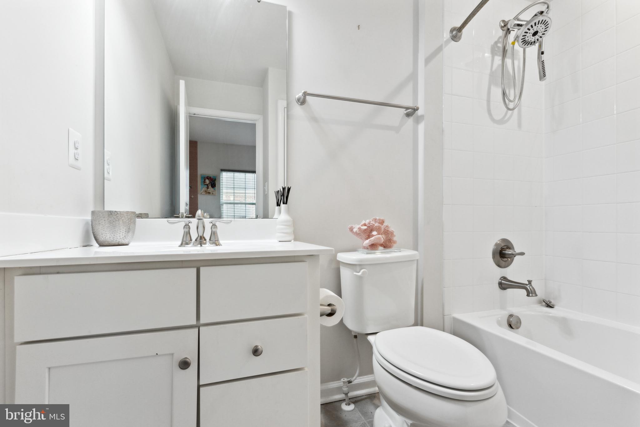 GREENBELT STATION - Residential