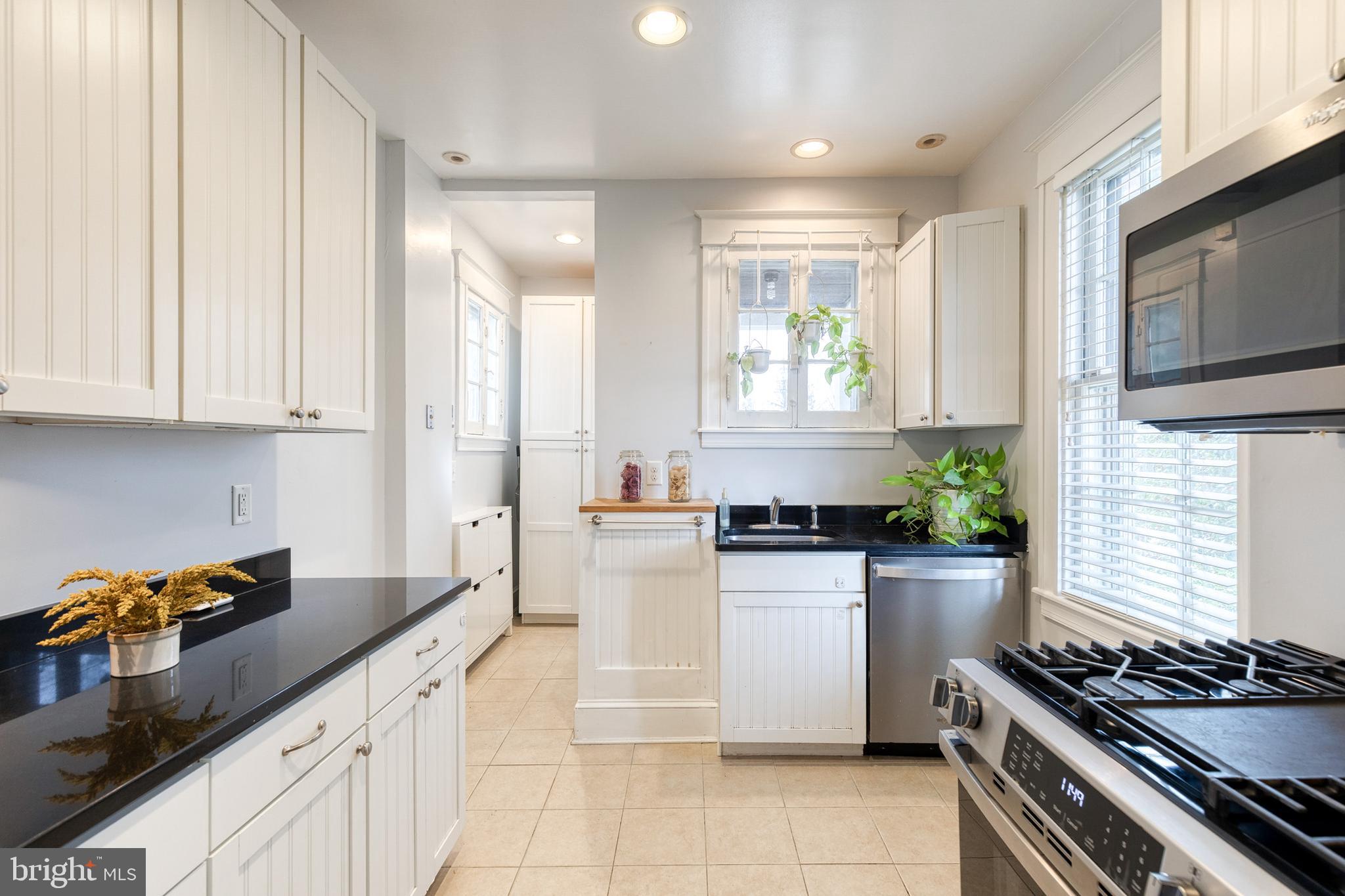 CEDARCROFT HISTORIC DISTRICT - Residential Lease