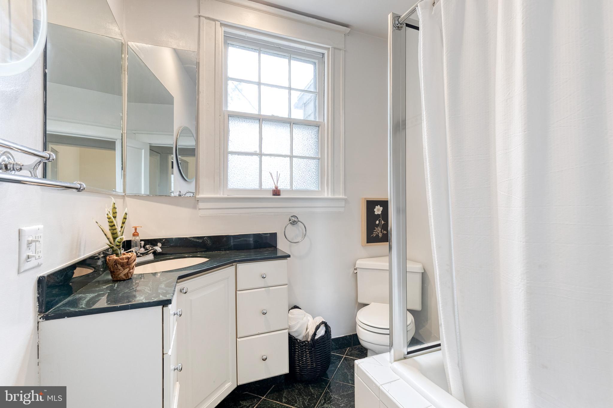 CEDARCROFT HISTORIC DISTRICT - Residential Lease