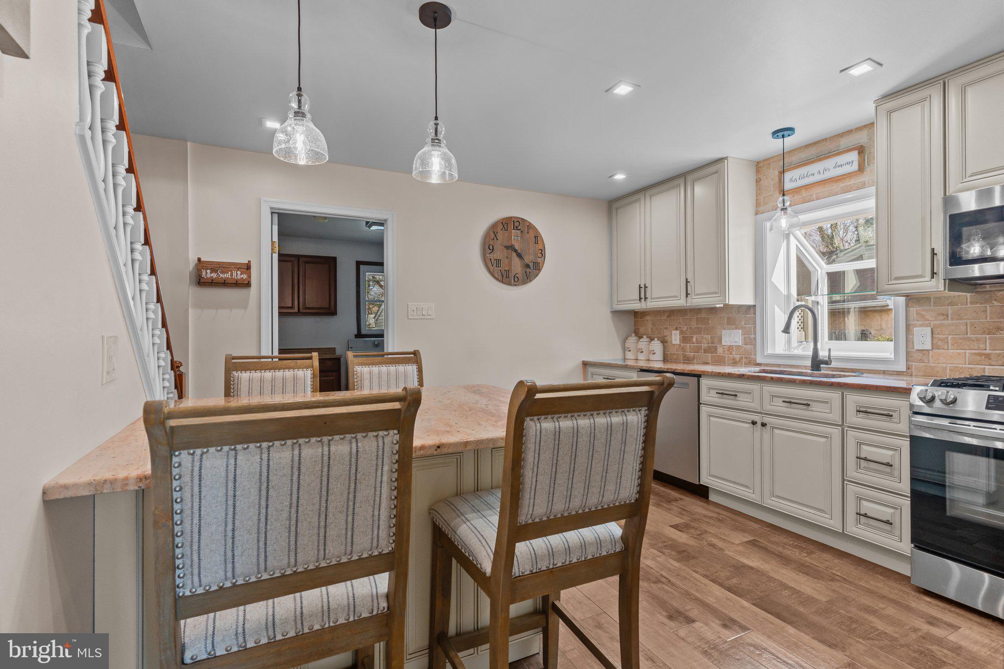 ACADEMY GARDENS - Residential