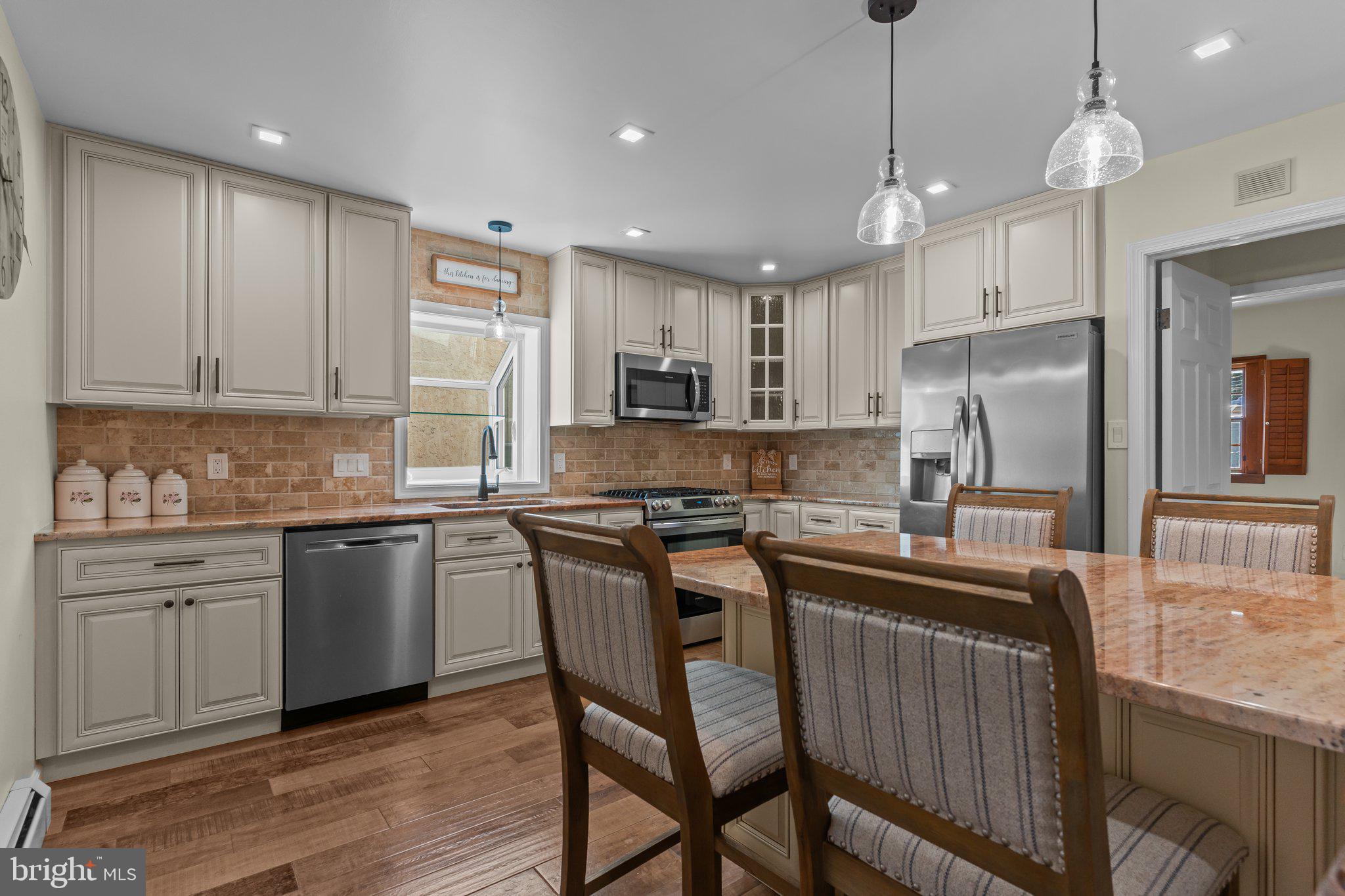 ACADEMY GARDENS - Residential