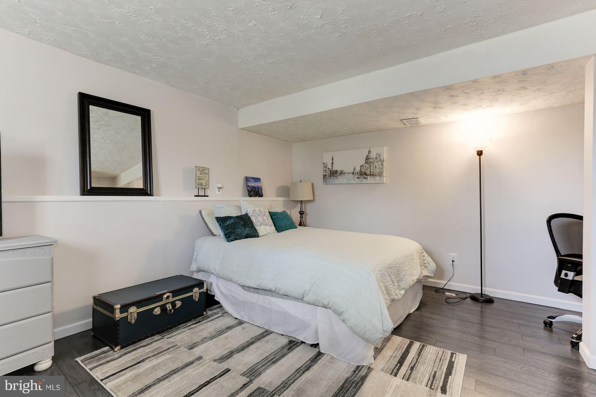 HUNTERS CREEK - Residential