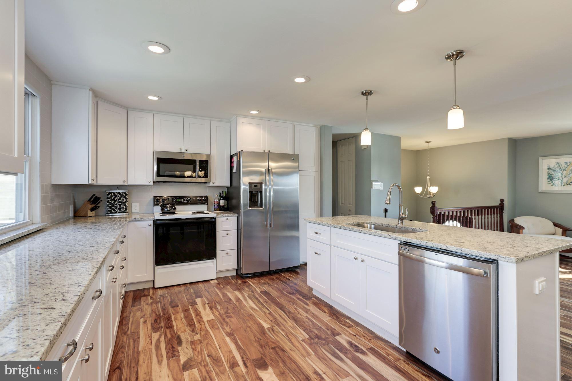 HUNTERS CREEK - Residential