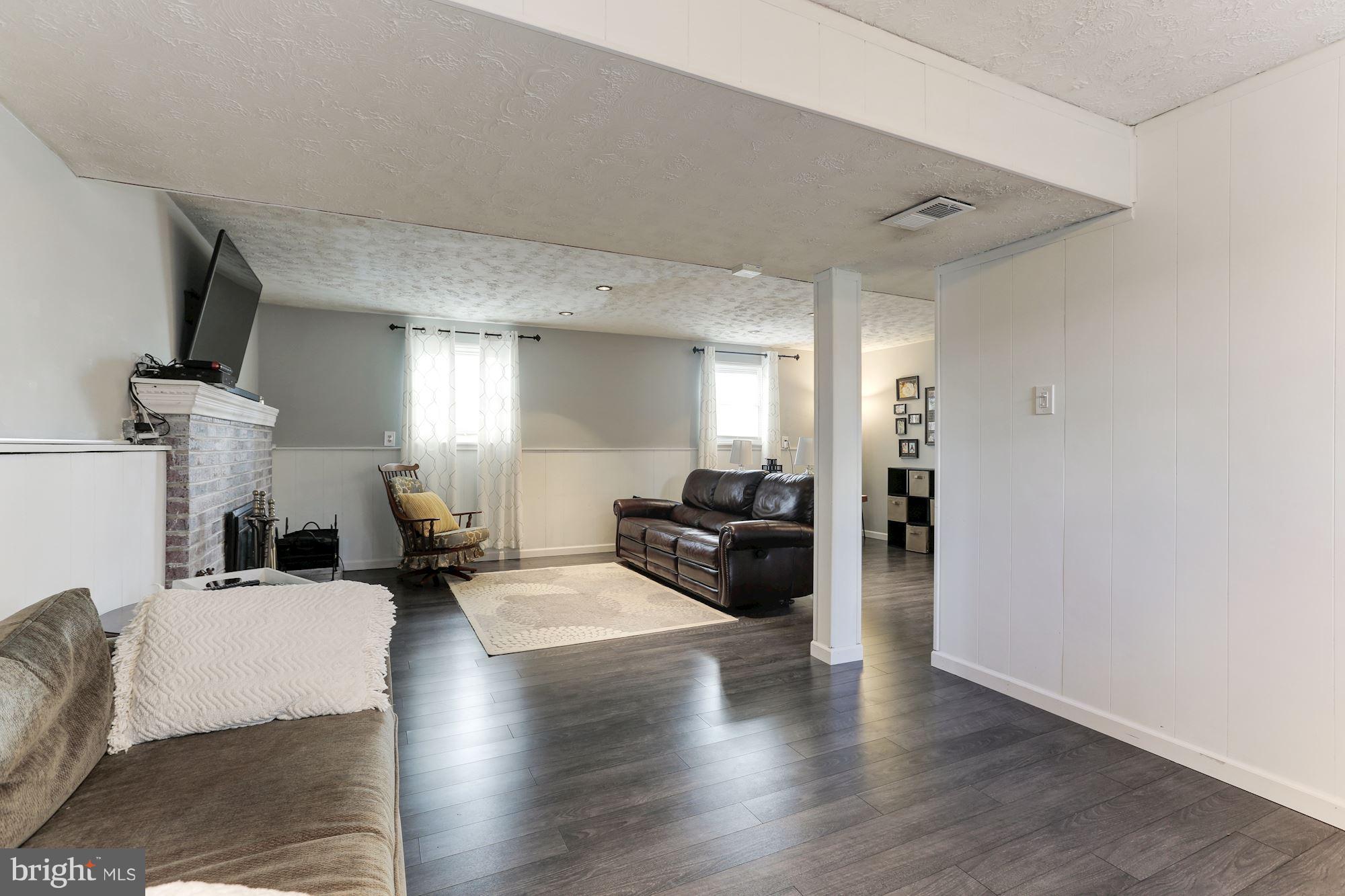 HUNTERS CREEK - Residential