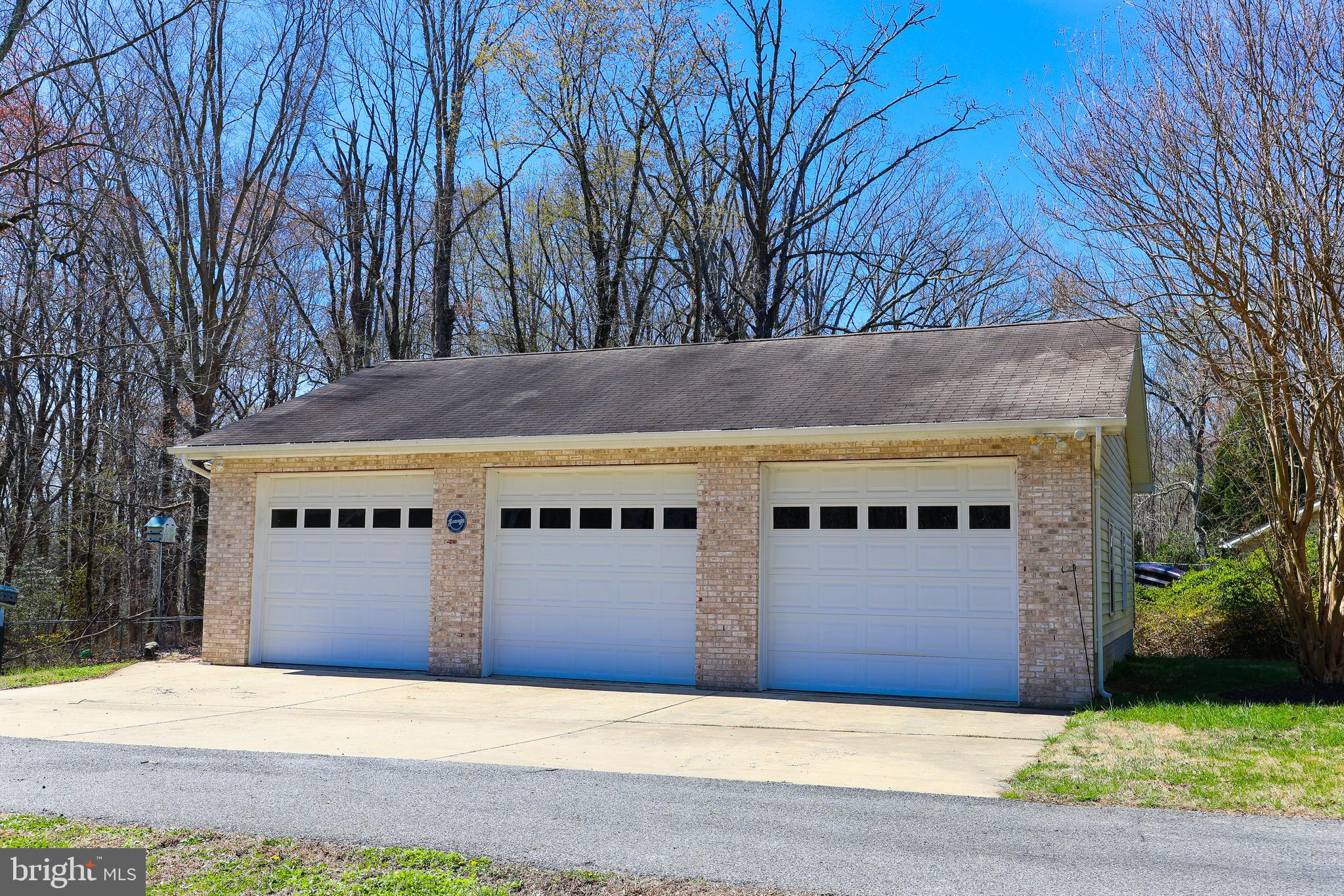 7450 BELLE RIDGE COURT