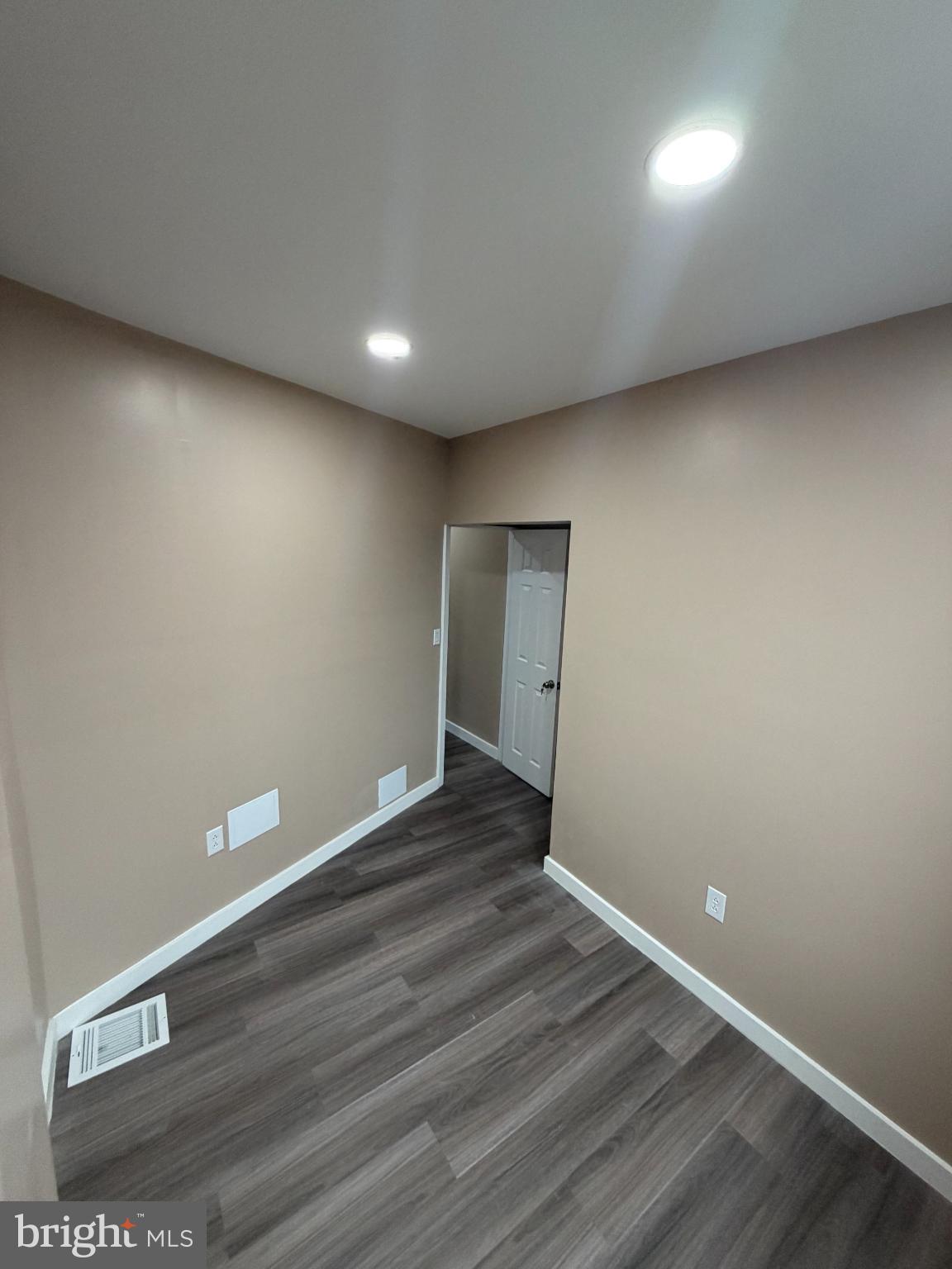 KENSINGTON - Residential