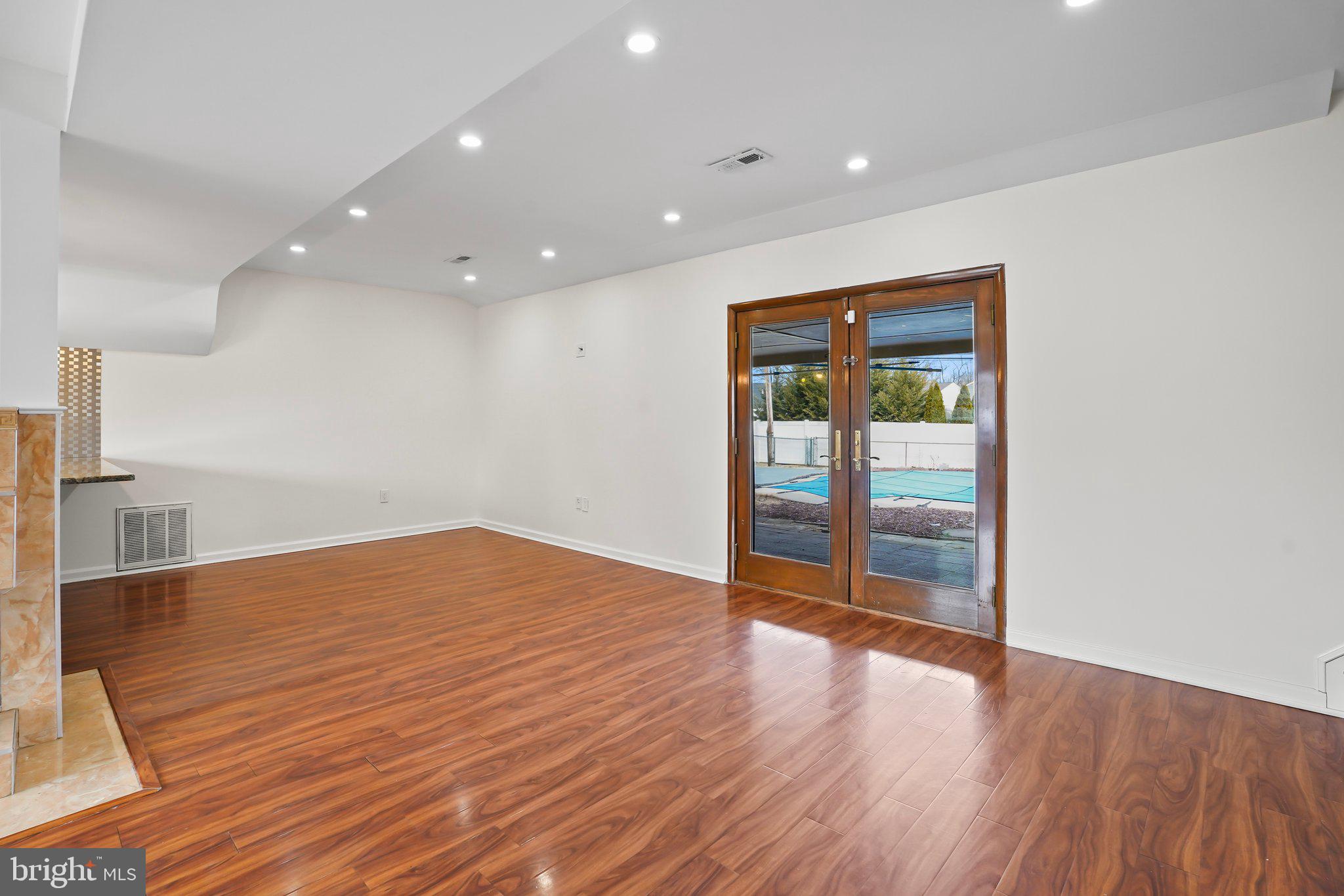 THORNRIDGE - Residential