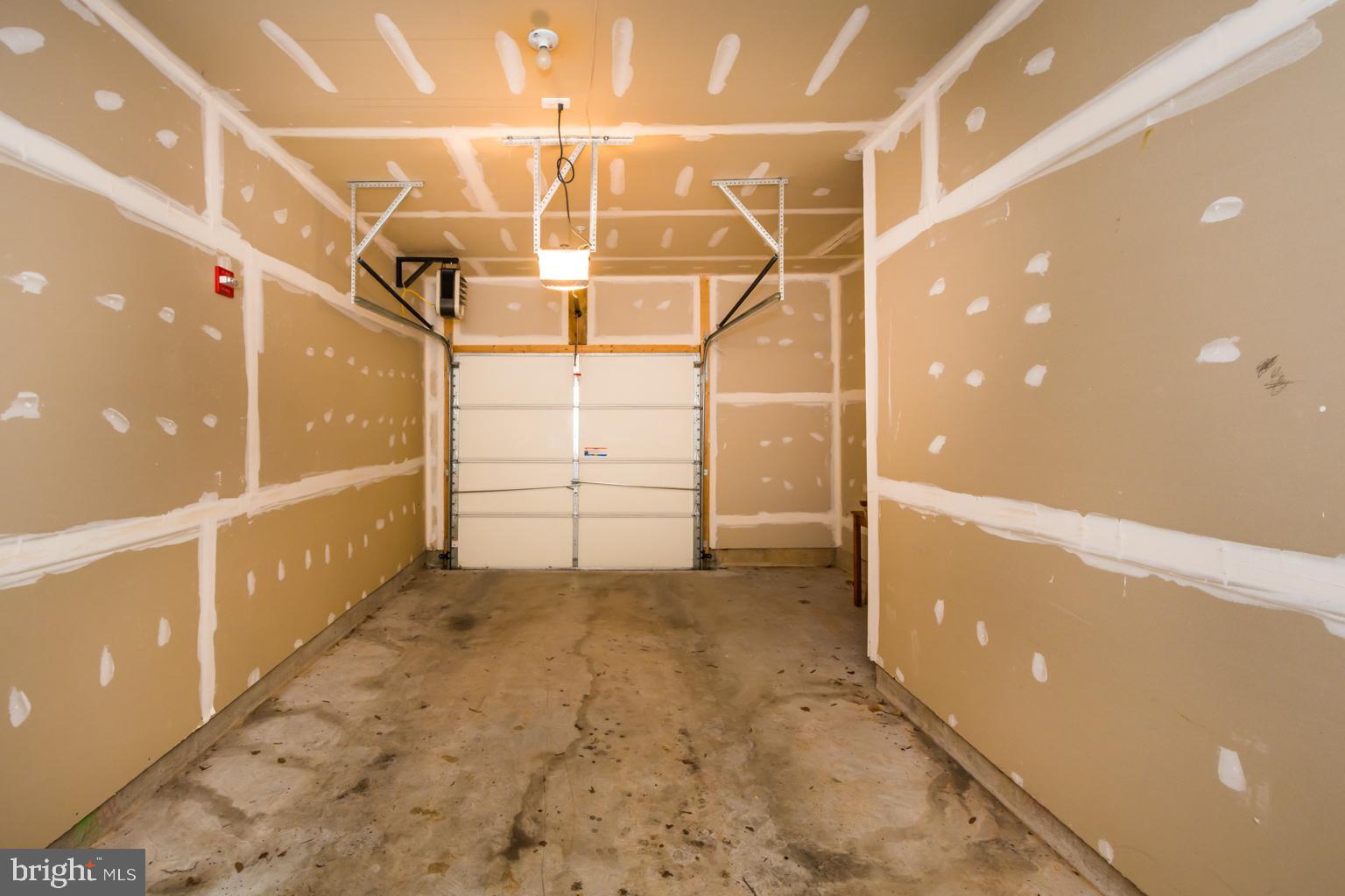 VILLAGE OF RIVER HILL - Residential