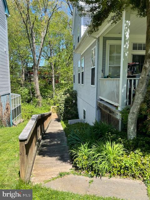 BLUEBERRY HILL - Residential Lease