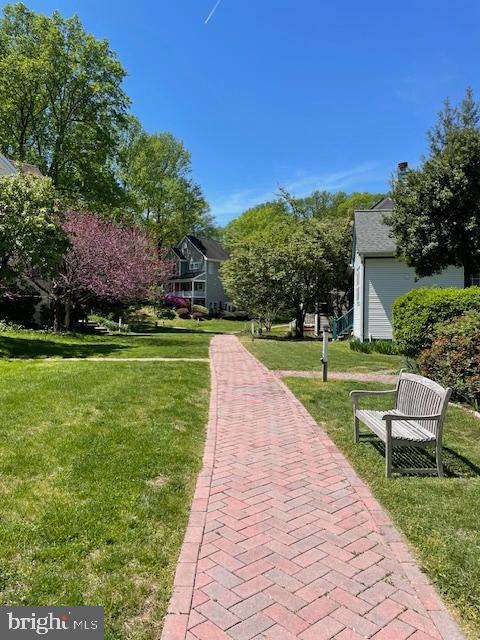 BLUEBERRY HILL - Residential Lease