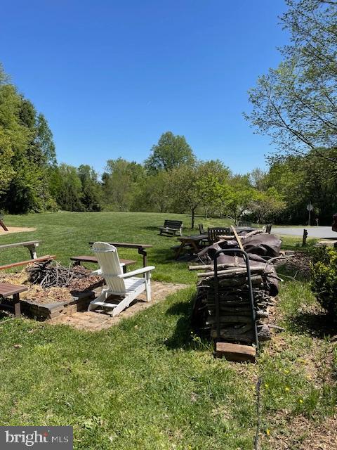 BLUEBERRY HILL - Residential Lease