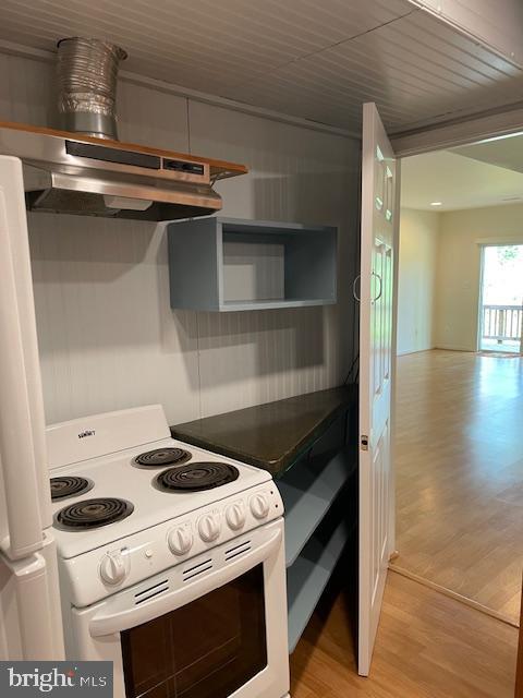 BLUEBERRY HILL - Residential Lease