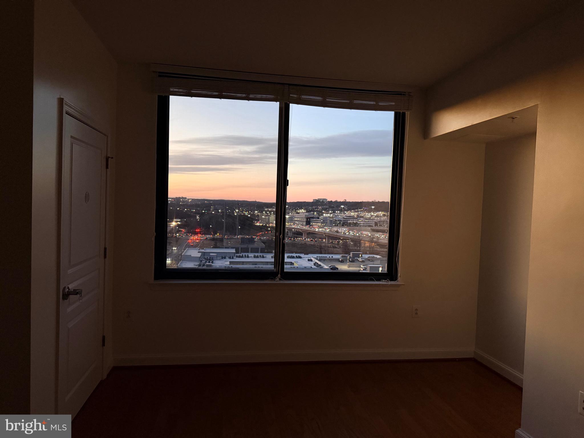 MIDTOWN ALEXANDRIA STATION CONDOMINIUM - Residential Lease