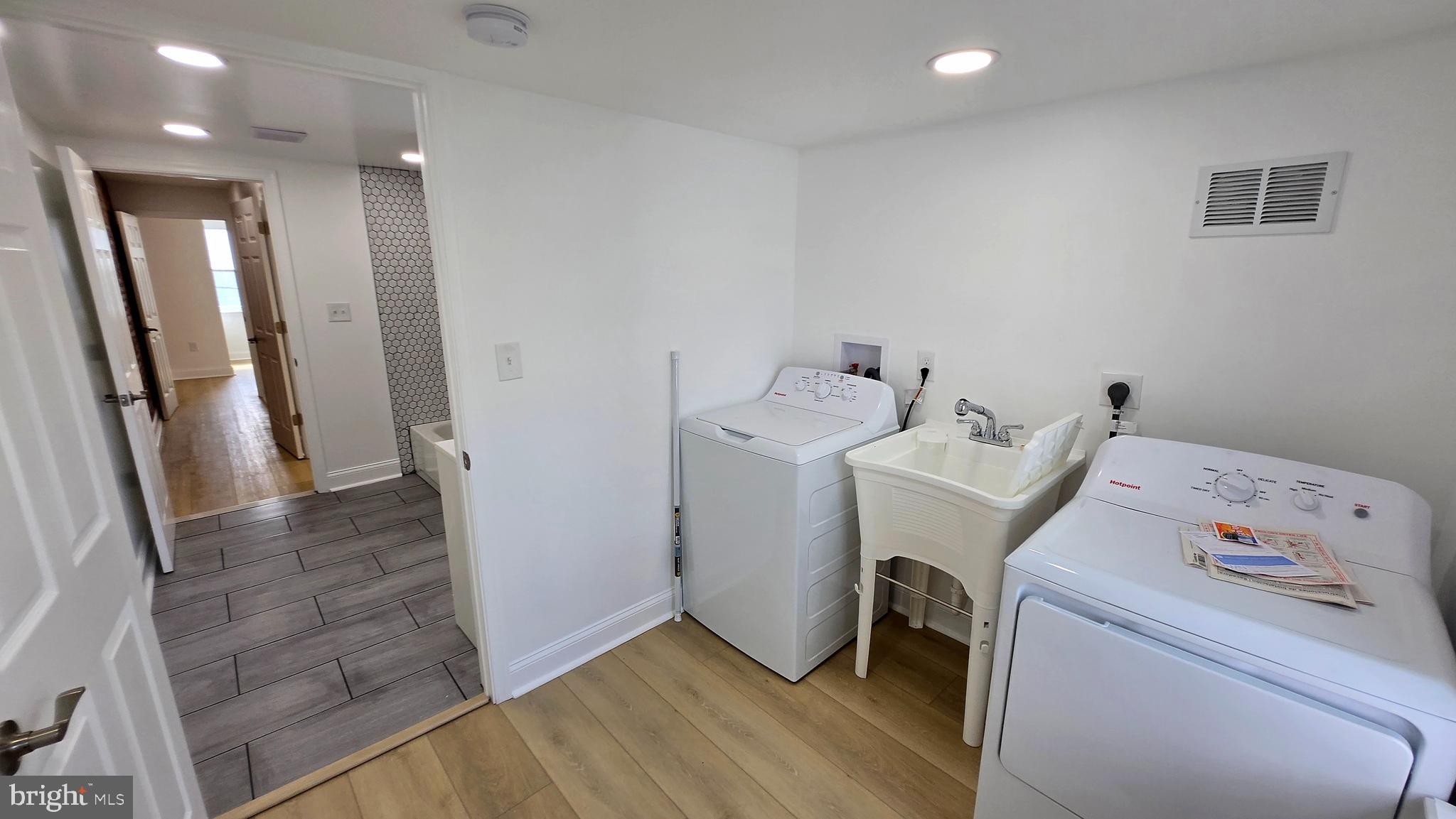 FISHTOWN - Residential Lease