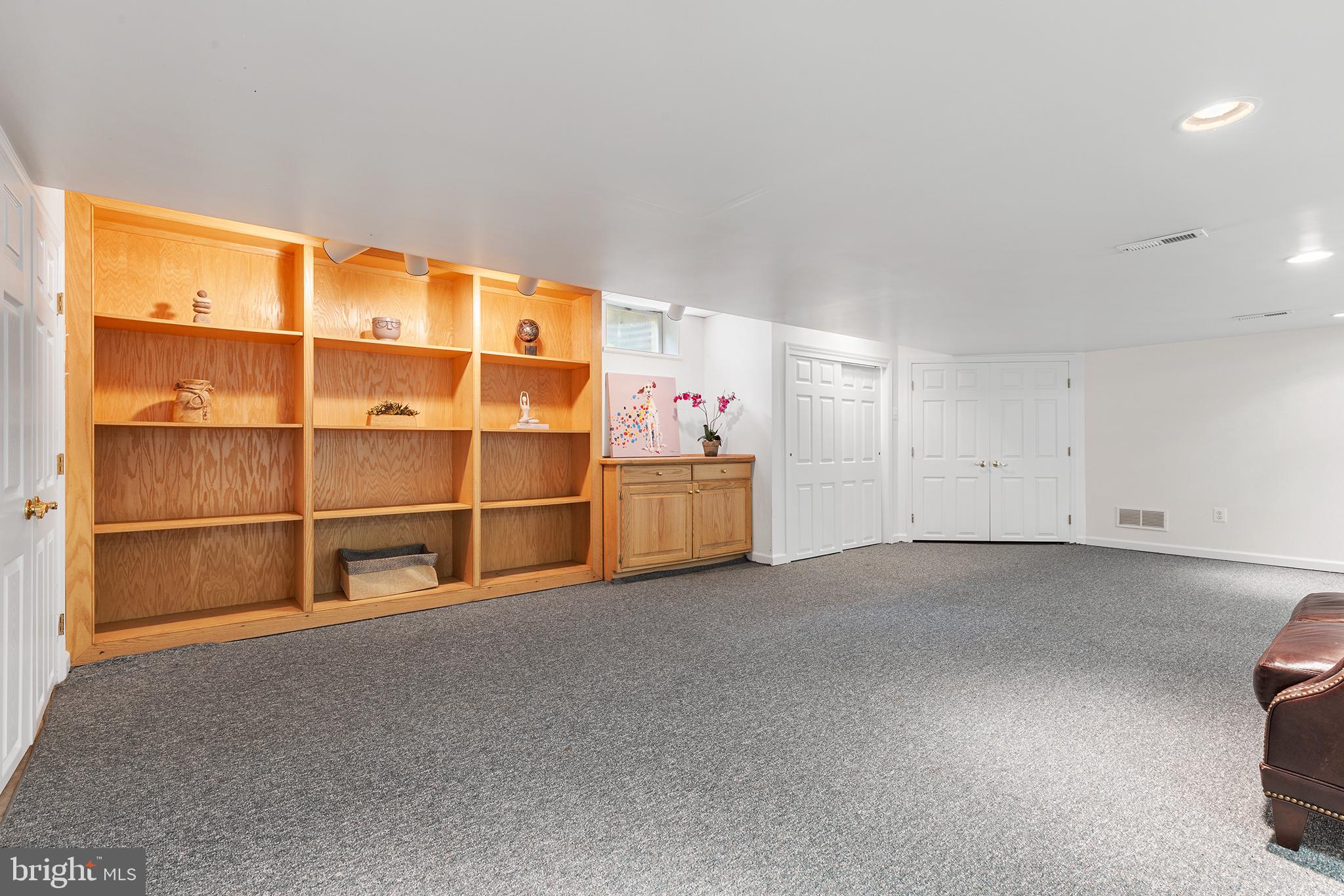 POND VIEW ESTATES - Residential