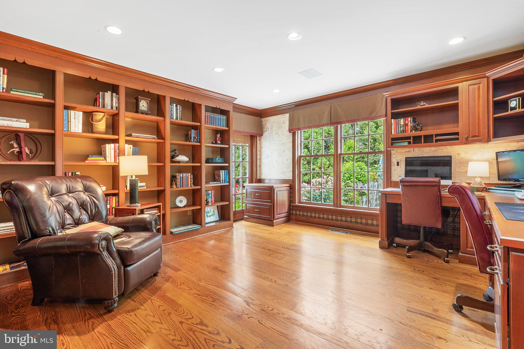 POND VIEW ESTATES - Residential