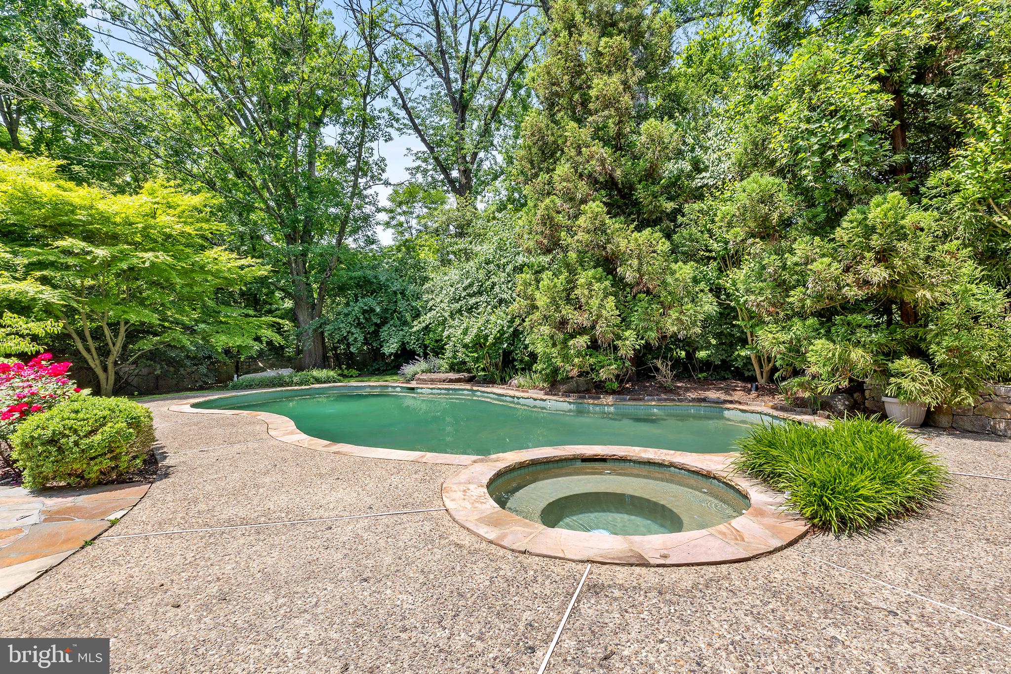 POND VIEW ESTATES - Residential