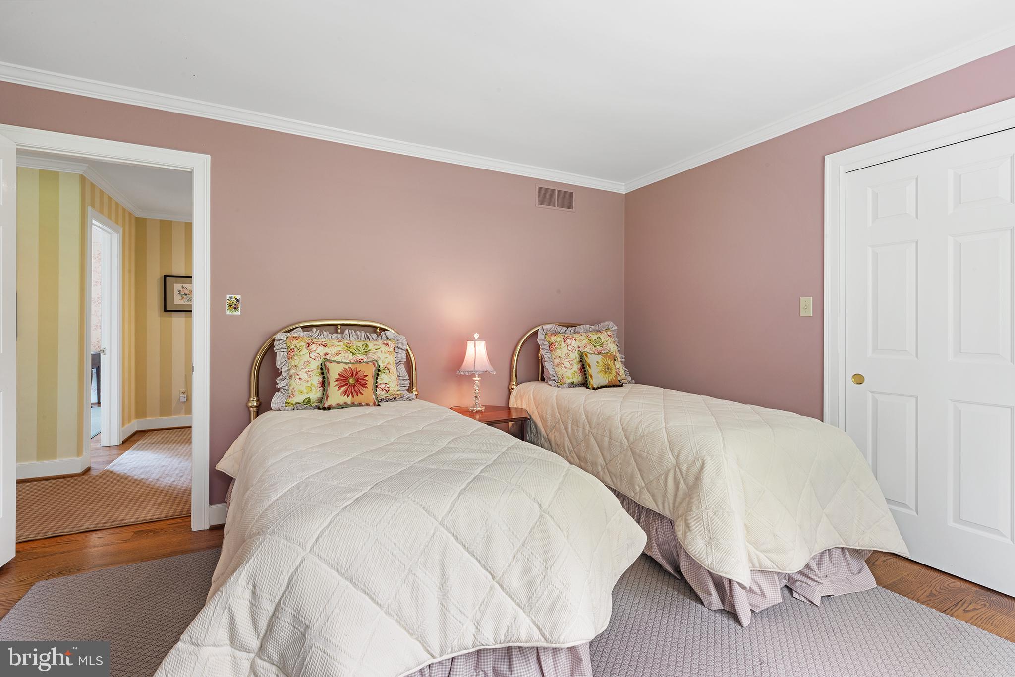 POND VIEW ESTATES - Residential